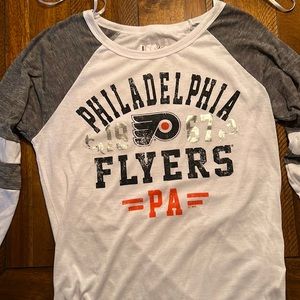 Philadelphia Flyers Woman’s Shirt - Medium